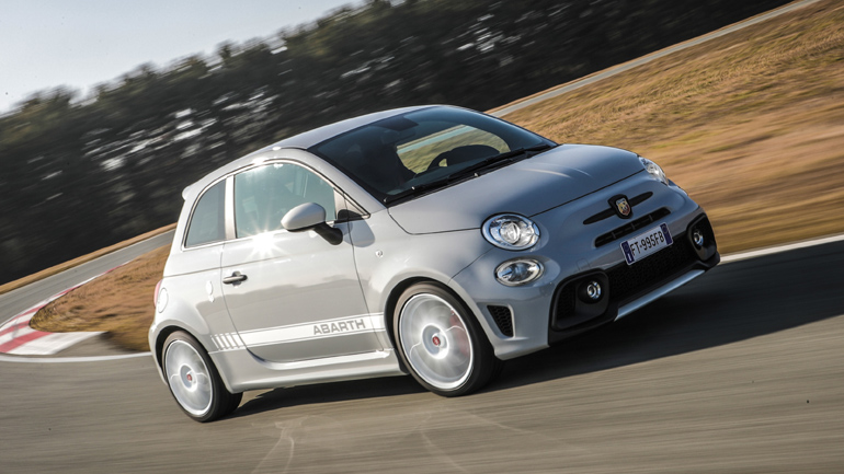Έφτασε στην Ελλάδα το Abarth 595 esseesse των 180 ίππων